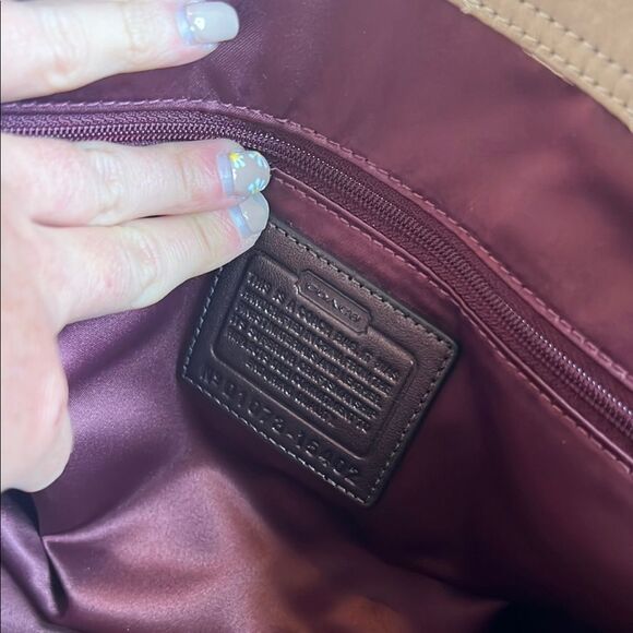 Coach Cream and Brown Shoulder Bag with Signature Design - Picture 4 of 4